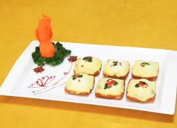 源泰芝士海蛎包：龙海白水镇井园村美食小吃-源泰饭店源泰芝士海蛎包,产地宝