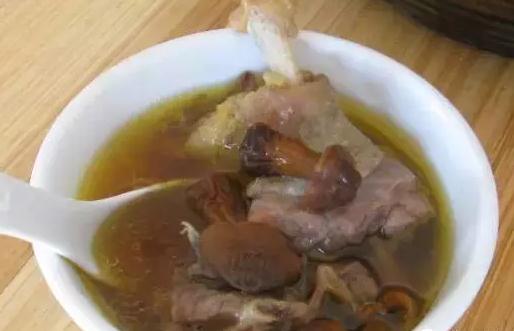 长泰松茸土鸭汤：漳州长泰特产美食，地方小吃-松茸土鸭汤,产地宝