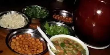 桂林恭城油茶：桂林市特产美食-老叶红茶为主料的桂林恭城油茶,产地宝
