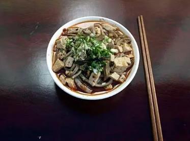 彭水油荞面：重庆市彭水苗族土家族自治县特产美食-彭水油荞面,产地宝