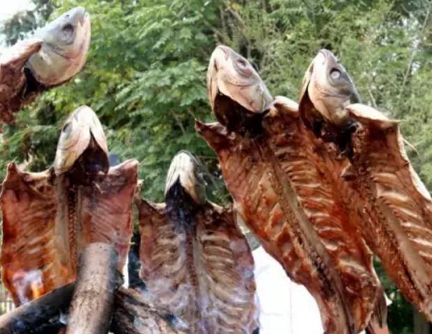 莎车烤鱼:喀什地区莎车县特产-莎车特色美食 烤鱼,产地宝