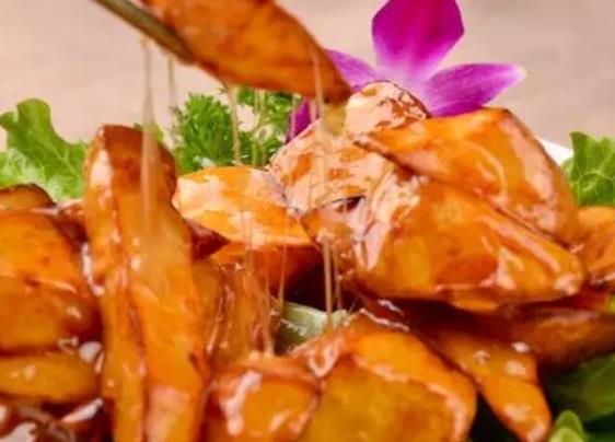 栖霞拔丝苹果:烟台栖霞市特产拔丝苹果,产地美食拔丝苹果,产地宝