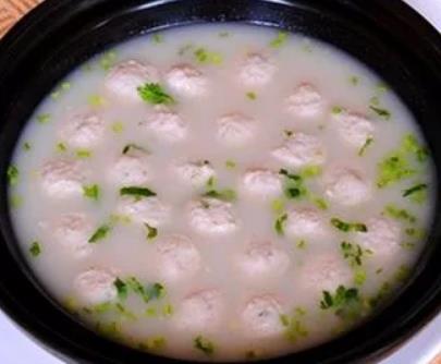 海阳清氽鲅鱼丸:烟台海阳市特色美食清氽鲅鱼丸,产地宝
