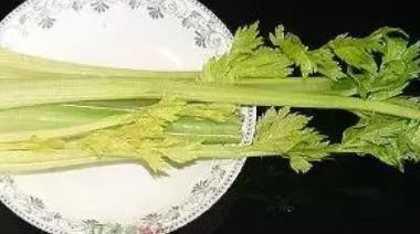 临沂市沂水县高桥镇农特产蔬菜沙岭子韭菜 芹菜 绿茶,产地宝
