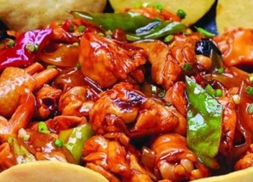 南张庄乡蒙山地锅鸡:临沂市费县南张庄乡美食蒙山地锅鸡,产地宝