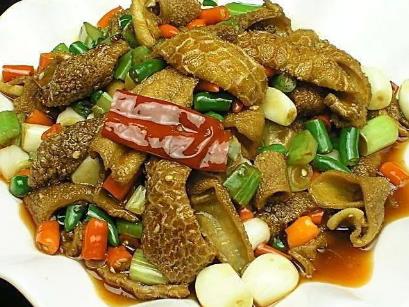 费县蒙山黑山羊:临沂市费县美食上冶镇蒙山黑山羊,产地宝