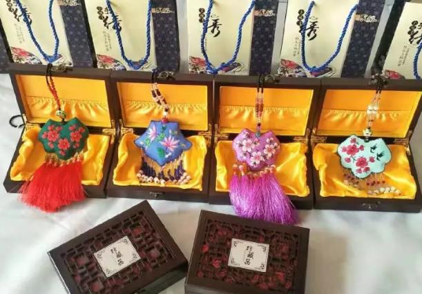 费县金昇荷包:临沂费县特色旅游商品金昇荷包,非遗旅游产品,产地宝
