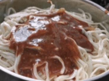 濠江干面:汕头市濠江区特色美食老汉家的干面南乳肉面条,产地宝