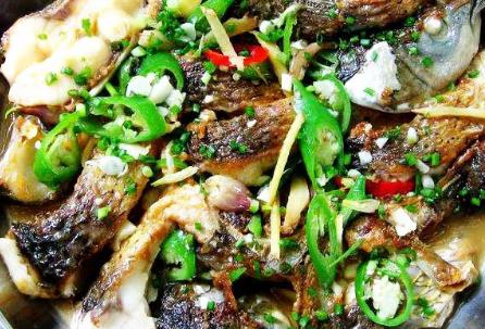 淮阳东湖煎焖鱼:周口市淮阳县特色美食东湖煎焖鱼,产地宝