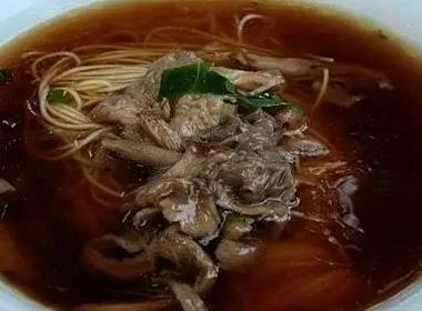 虞山蕈油面:苏州常熟虞山镇特色美食蕈油面,产地宝