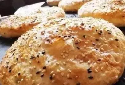 江阴顾山烧饼:无锡市江阴特产顾山烧饼,产地食品烧饼,产地宝