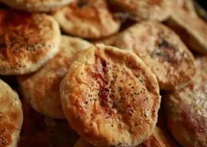 江阴顾山烧饼:无锡市江阴特产顾山烧饼,产地食品烧饼,产地宝
