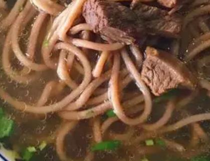 正定饸饹面:石家庄正定特色小吃美食饸饹,产地食品饸饹,产地宝