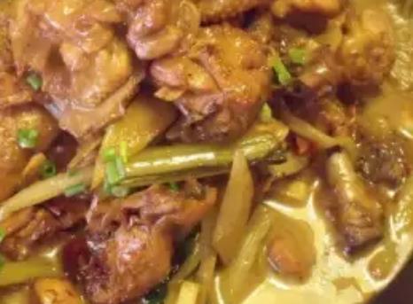 盐菜鸡:汉中市南郑区特色美食小吃盐菜鸡,产地食品盐菜鸡,产地宝