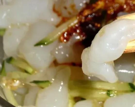 印台漏鱼:铜川印台区特色美食小吃漏鱼,产地食品面食漏鱼,产地宝