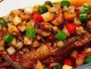 干烧岩鲤:重庆北碚区特色美食小吃干烧岩鲤,产地食品,产地宝