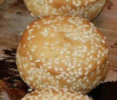 烔炀麻饼:合肥巢湖市特色美食小吃烔炀麻饼,产地食品麻饼,产地宝