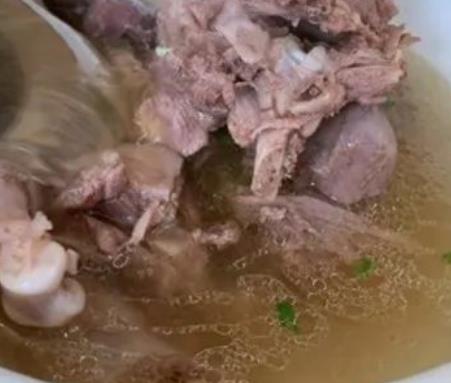 无为老鹅汤:芜湖无为石涧镇福路社区特色美食老鹅汤,产地宝