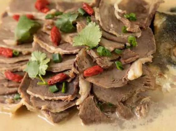 西涧鱼羊鲜:滁州琅琊区特色美食西涧鱼羊鲜,产地食品花鲢鱼,产地宝