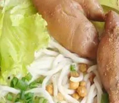 兴安猪脚粉:桂林兴安县特色美食小吃猪脚粉,产地食品猪脚粉,产地宝